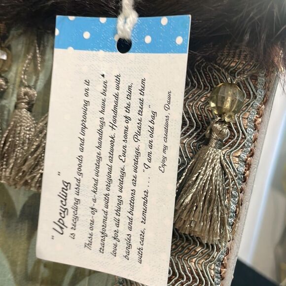 NWT Retro Remix Blue Print With Fur - Picture 5 of 6